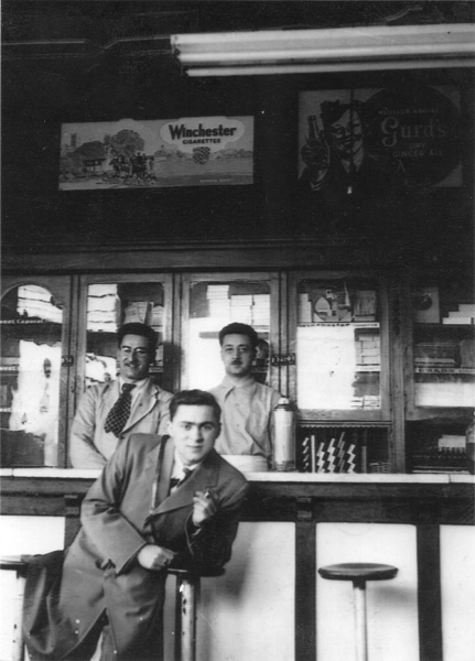 Image 6 sur 8 pour Wilensky&rsquo;s – Moe&rsquo;s Stationary Store and Wilensky&rsquo;s Barber Shop