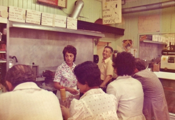 Image 7 sur 8 pour Wilensky&rsquo;s – Harry Wilensky Tobacconist and Barber