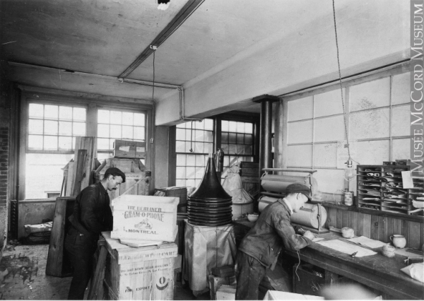Image 24 sur 24 pour Emile Berliner - Berliner Gram-O-Phone Company of Canada - Laboratoire