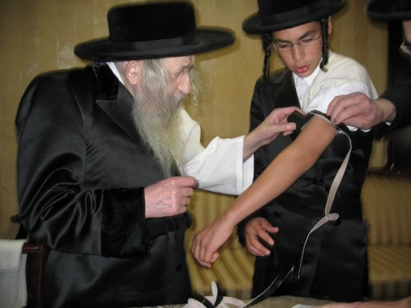 Image 21 sur 24 pour Rebbe Tosher (Rebbe Meshulim Feish Lowy) - Résidence