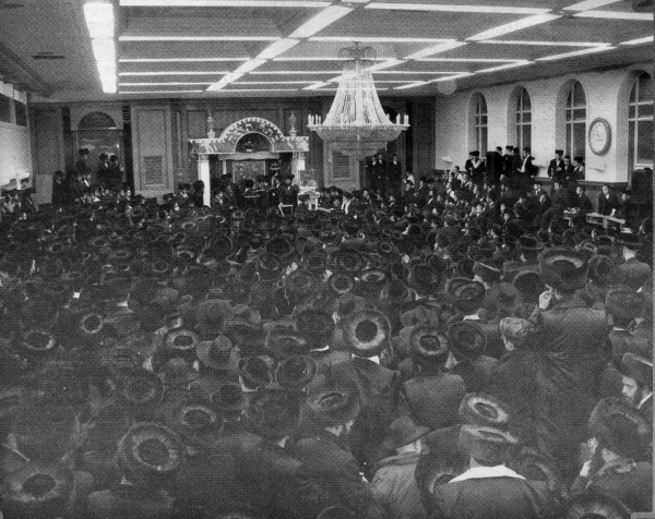 Image 18 of 26 for Puper Rav – Congregation Chassidim Belz