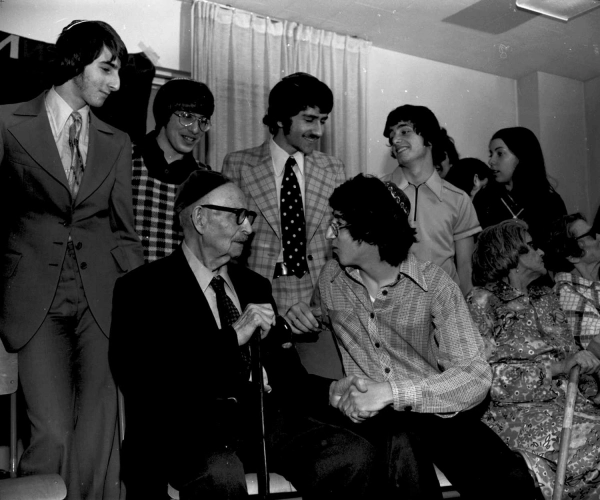 Image 12 sur 15 pour Montreal Hebrew Old People's and Sheltering Home - Moshav Zkainim
