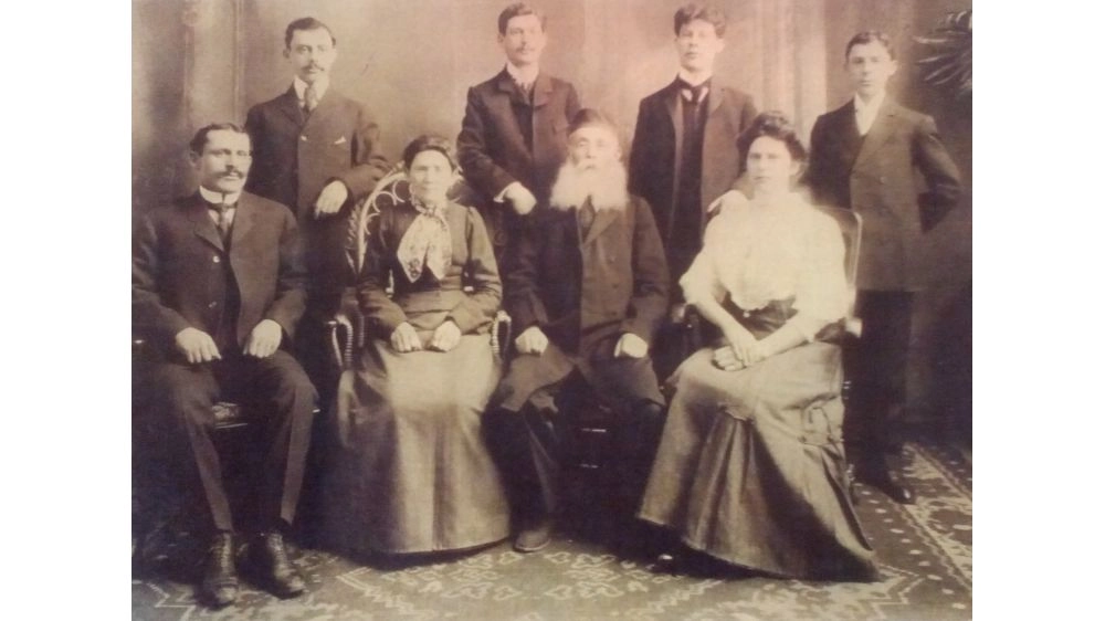 Parnass family photo. Left to right: Abraham, Boris, Raizel, Motel, Pinchas (Paul), Harry, Sara, and Joseph